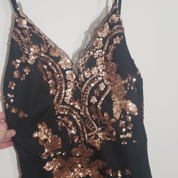 SOLD NWOT NWD Sexy V Neck sequined dress - Picture 2 of 7